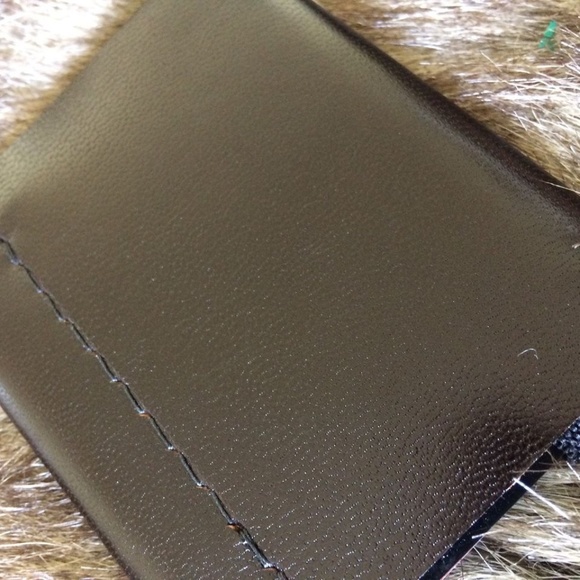 Minimalist Wallet - Picture 2 of 4